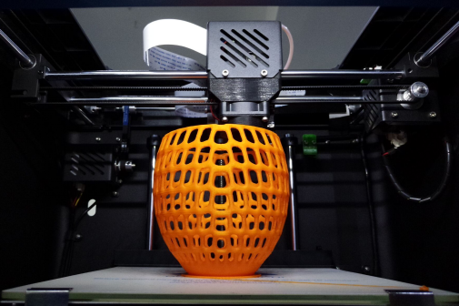 桌面級(jí)3d打印機(jī)在打印模型